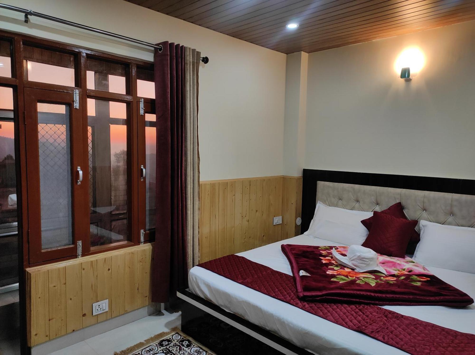 Vintage Woods Inn Shimla Buitenkant foto