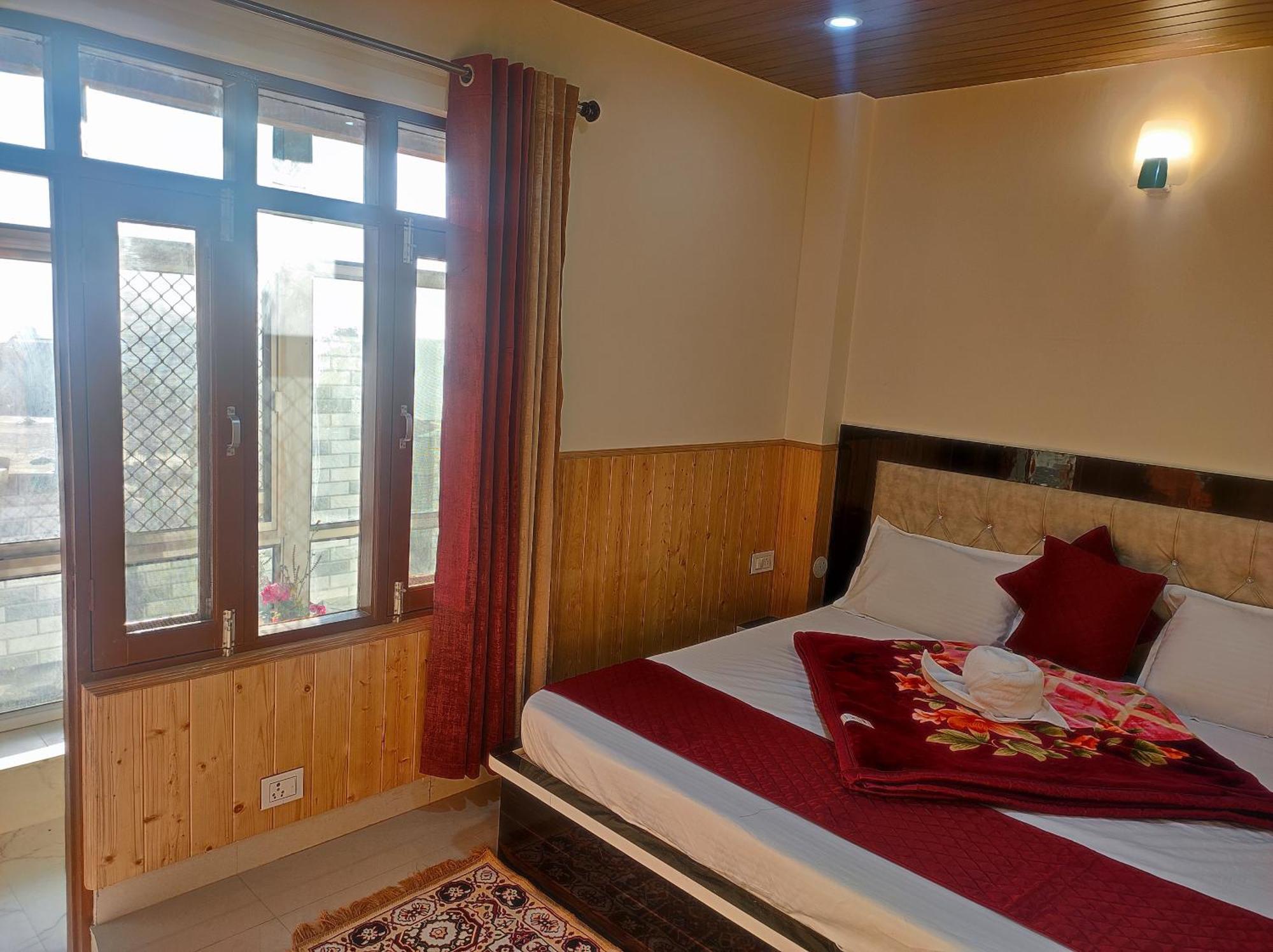 Vintage Woods Inn Shimla Buitenkant foto