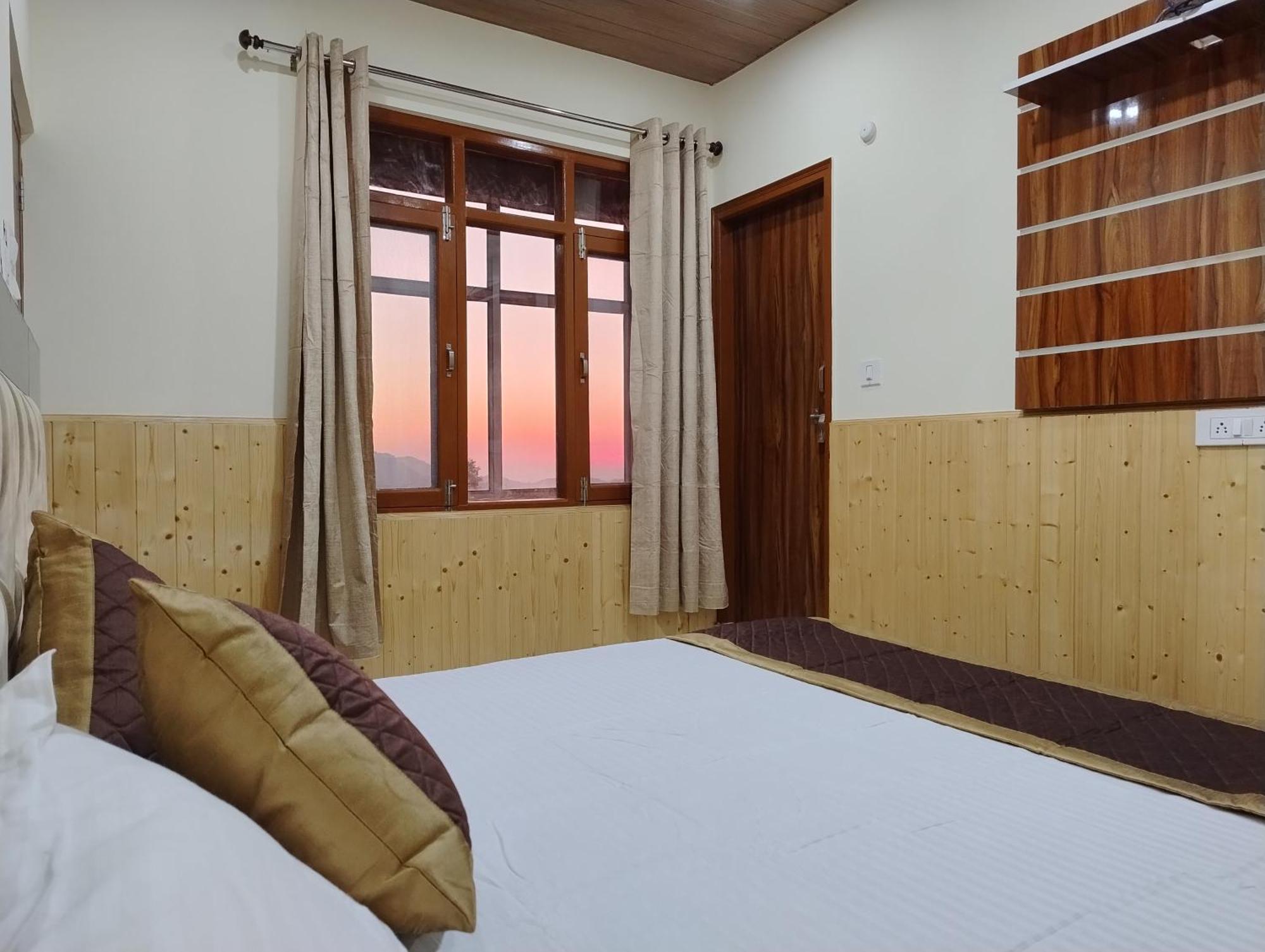 Vintage Woods Inn Shimla Buitenkant foto