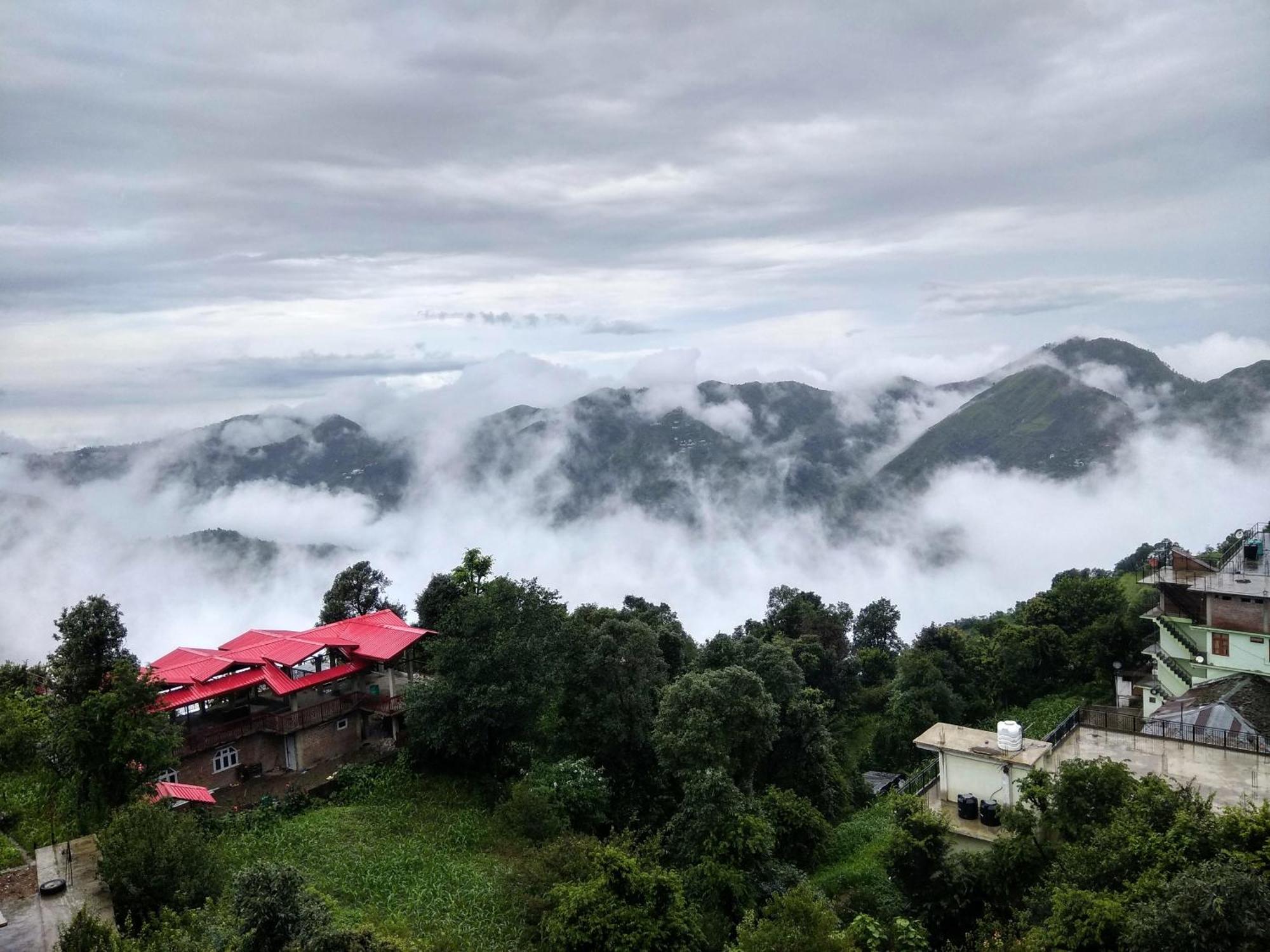 Vintage Woods Inn Shimla Buitenkant foto